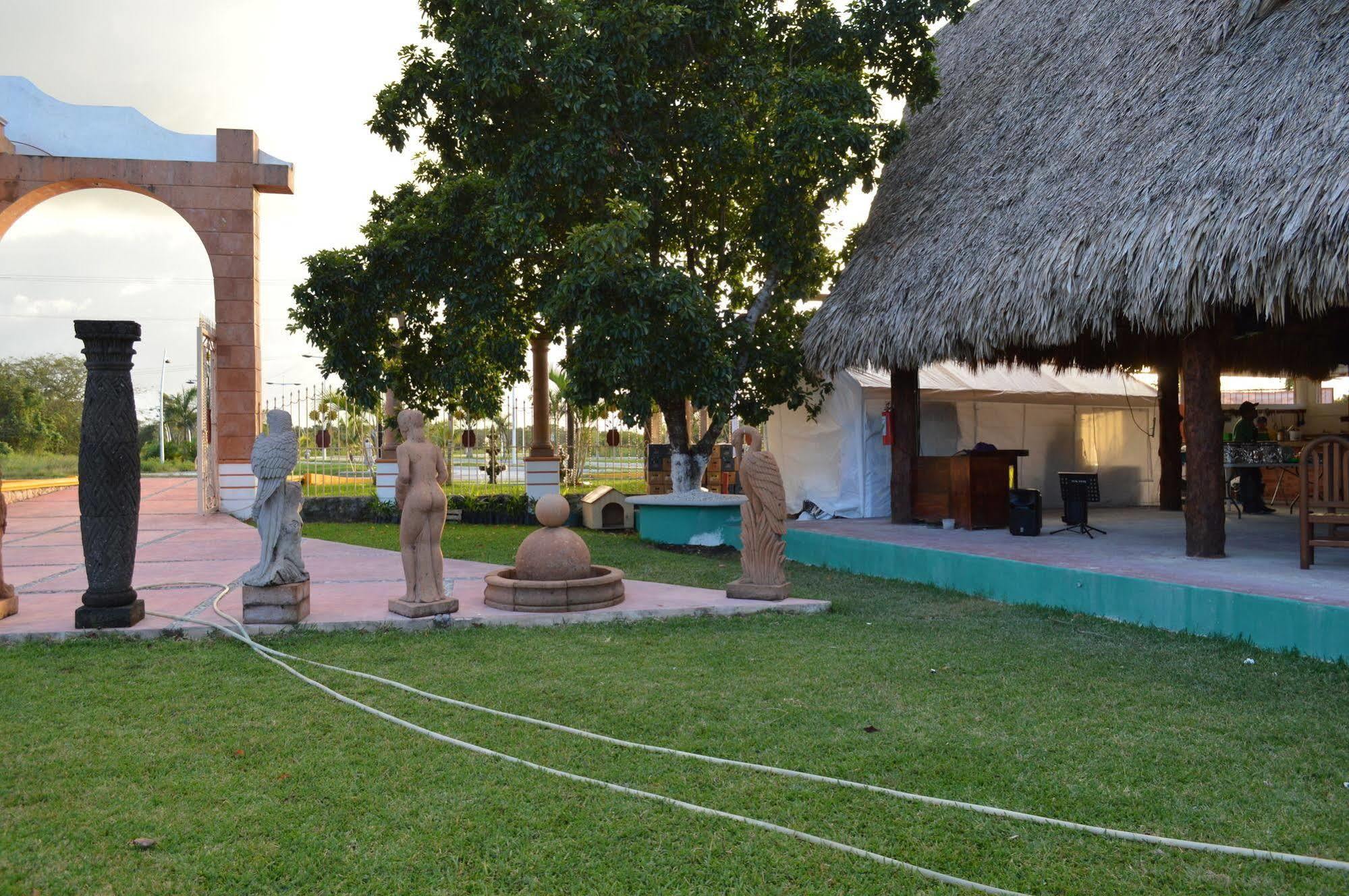 Hotel Hacienda Ixtlan Cozumel Exterior photo