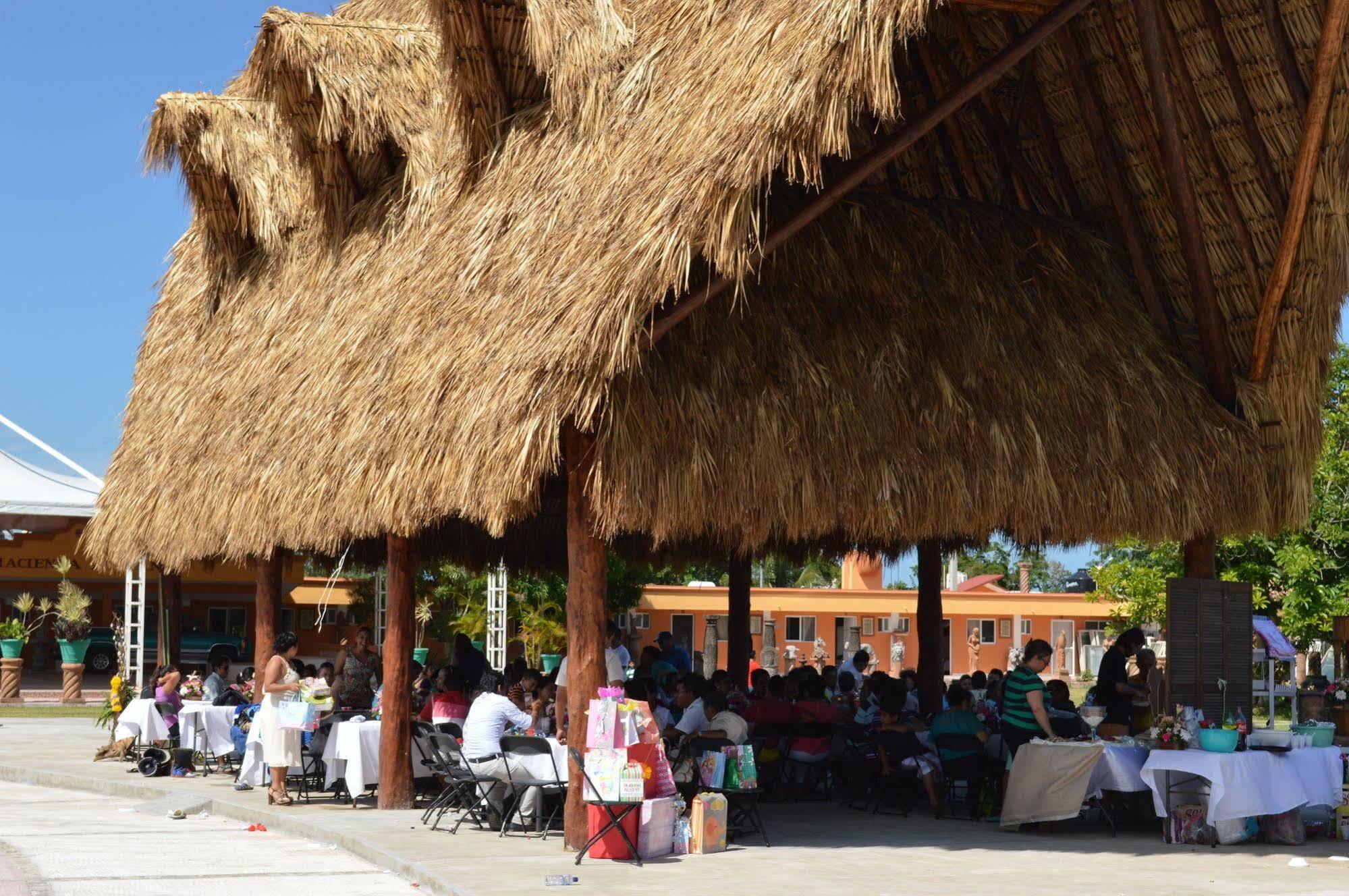 Hotel Hacienda Ixtlan Cozumel Exterior photo